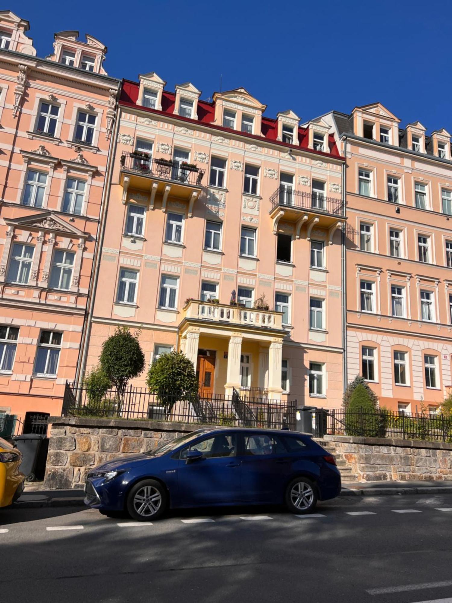 Jurincom Apartments Na Vyhlidce Κάρλοβι Βάρι Εξωτερικό φωτογραφία
